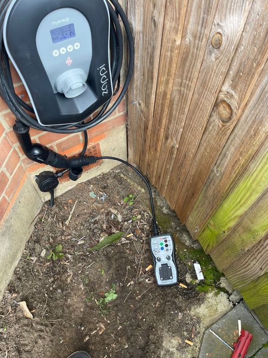 Инсталация на домашна зарядна станция