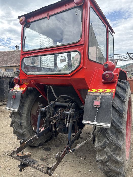 Tractor universal 650