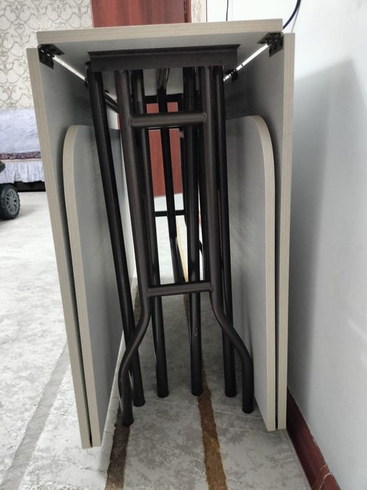 Стол  для гостиной