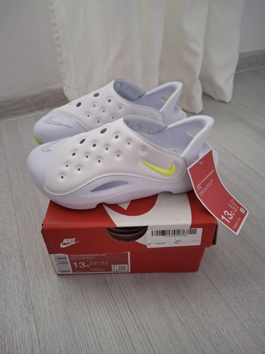 Чисто нови сабо Nike