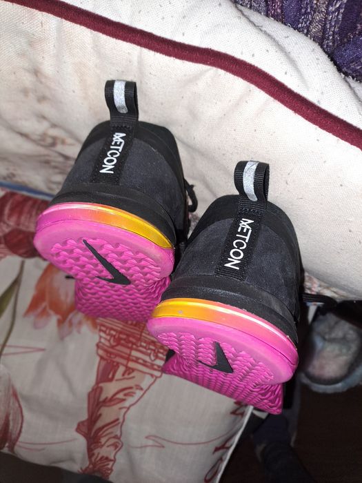 Нови маратонкиTRAINING-MeTCON -NIKE #38.5!