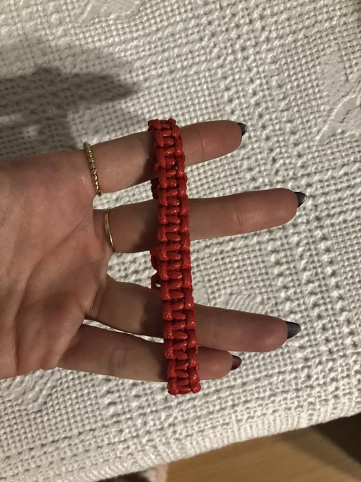 Плетени гривни ръчно изработени