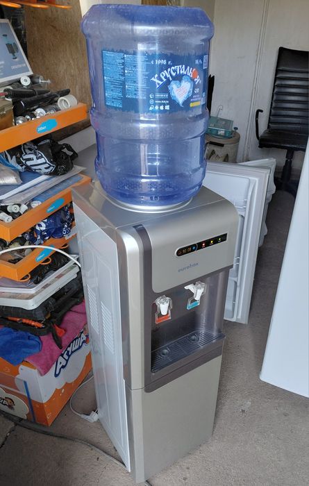 Продам кулер бутылка в подарок