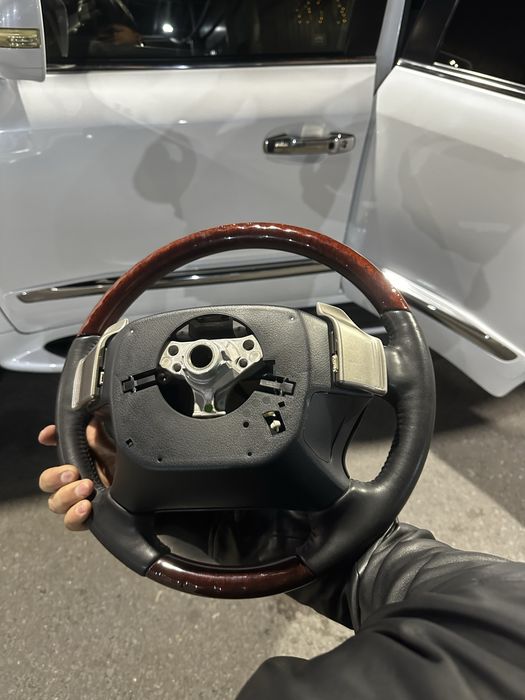 Руль от lx 570 рестайлинг