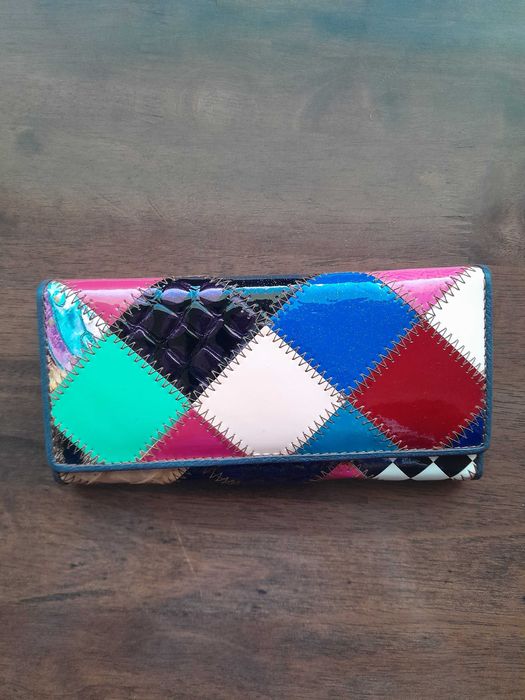 Чисто ново! Дамско портмоне от естествена кожа