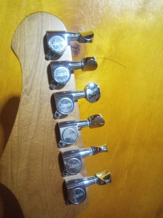 Электрогитара JET 400