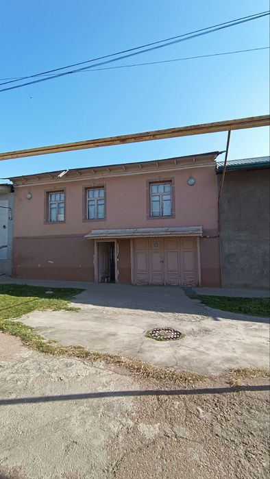 Уч тепа.  Беда пояда  Йул юзида уй сотилади