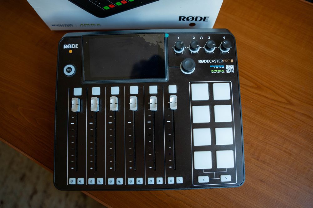 Consolă Audio / Mixer Studio RodeCaster Pro II - Impecabil