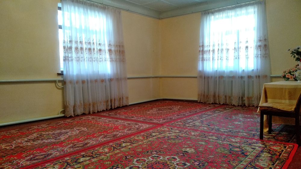 Катта ховлили уй сотилади!