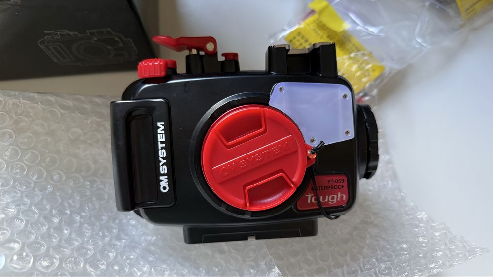 Olympus Tough Tg-6 with underwater housing