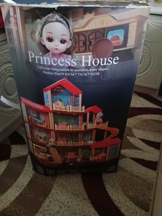 Продается Кукольный дом