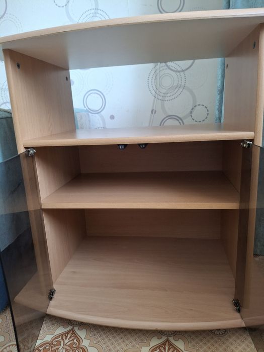 Продам тумбу под телевизор