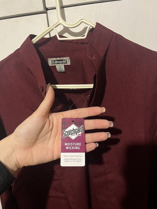 Червена официална риза