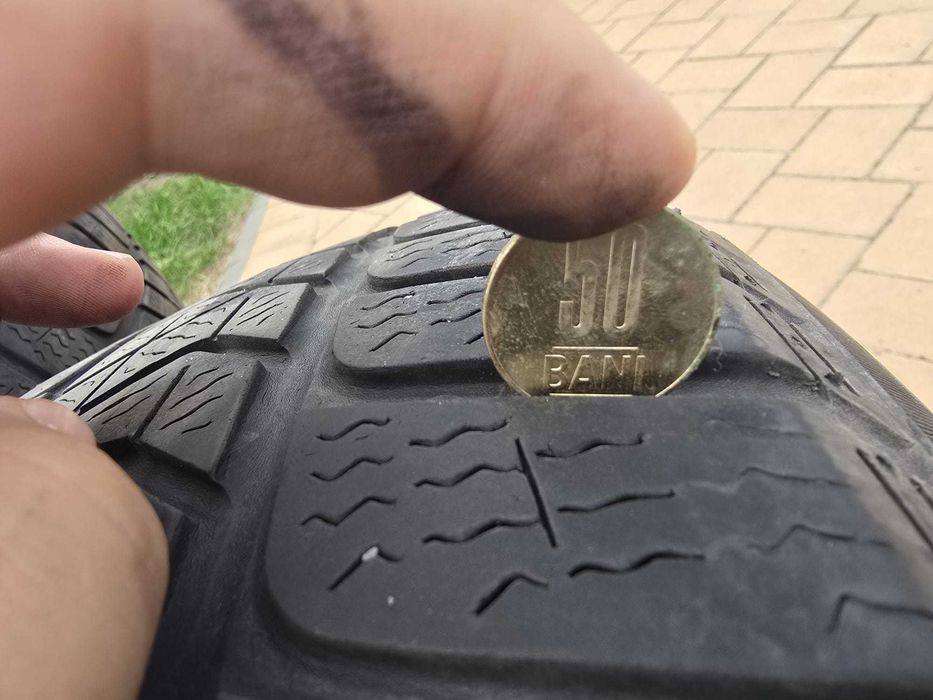 Vand 4 anvelope iarna Pirelli Sottozero 3 ranforsate 215/60/16