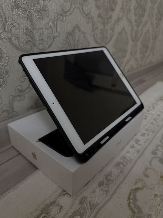 Продаю Ipad 8 поколение