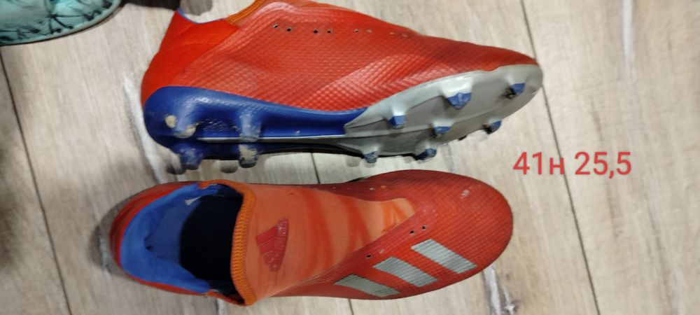 Футболни бутонки, стоножки размери от 40 до 42