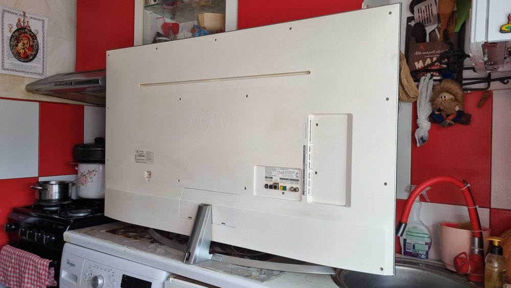 Smart LG 140 cm = 850 lei