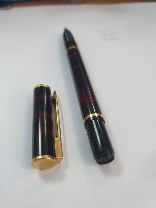 Pix Waterman francez negru roșu cu elemente aurite