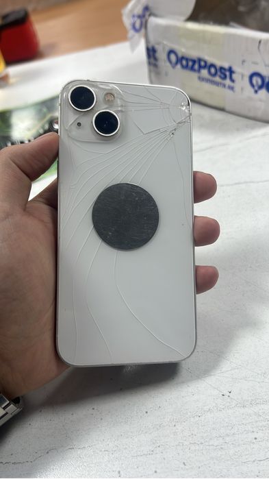 iPhone13  белый цвет