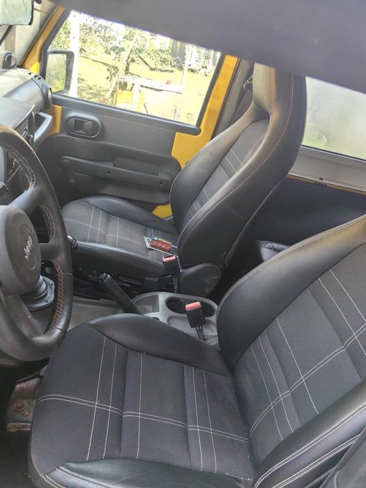 Vand Jeep Wrangler cu hardtoop
