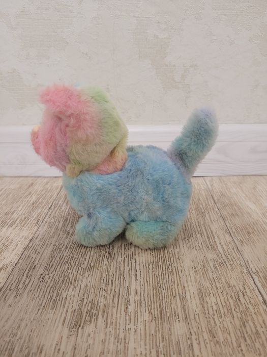 Игрушка кошка на батарейках
