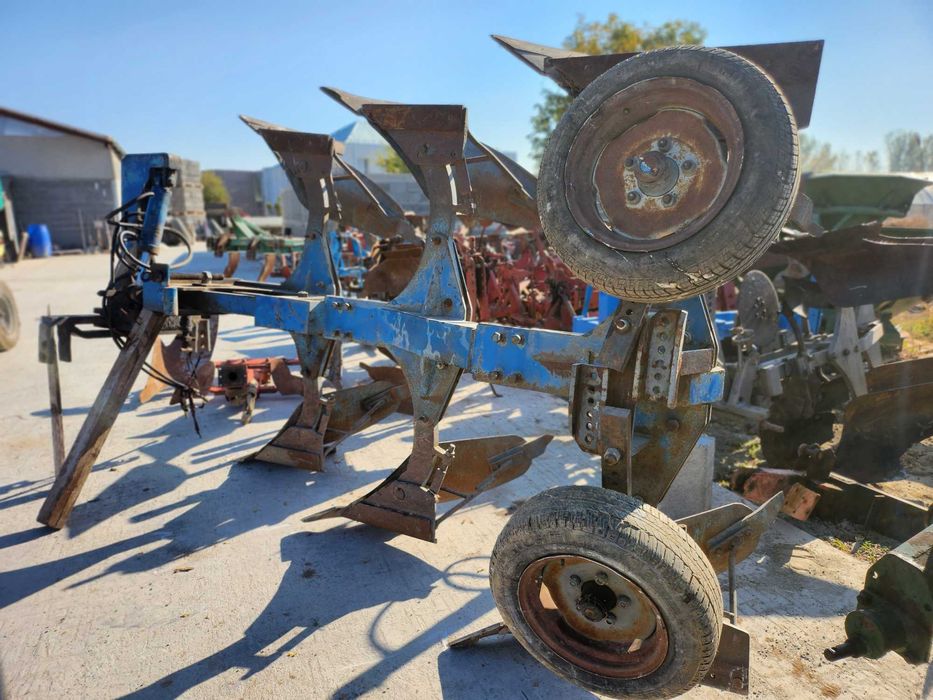 Plug Ebro reversibil  3 brazde