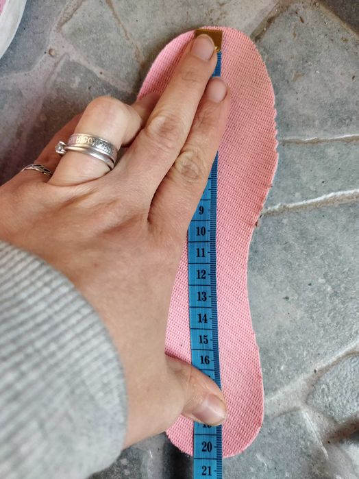 Маратонки адидас 29-15 лв и 31-20 лв