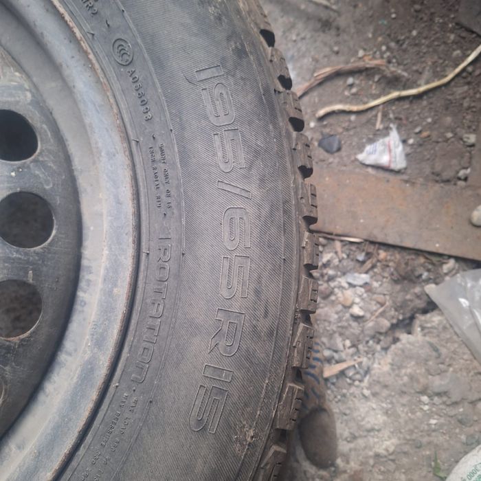 Резина зимняя 195/65 R15