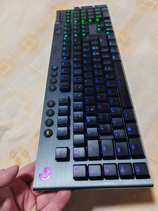 Tastatura mecanica gaming Logitech G915, Ultraslim, Lightspeed Wireles