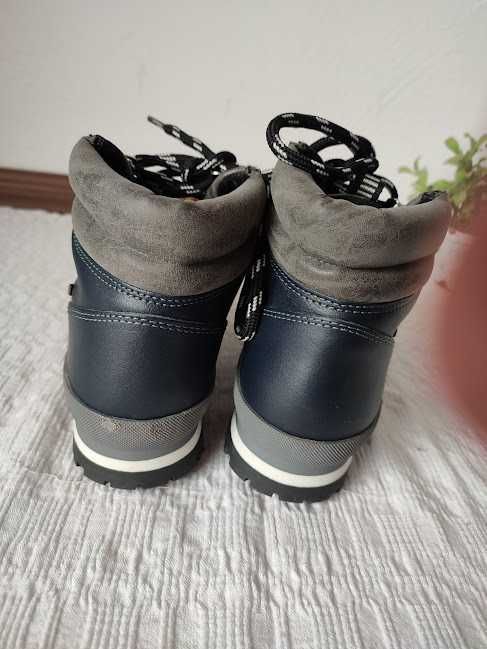 Bocanci piele,impermeabili-Vancouver