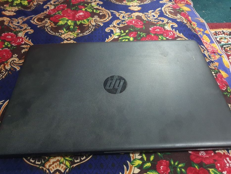 HP noutbuk, ofis ishlari va oʻqish uchun munosib noutbuk