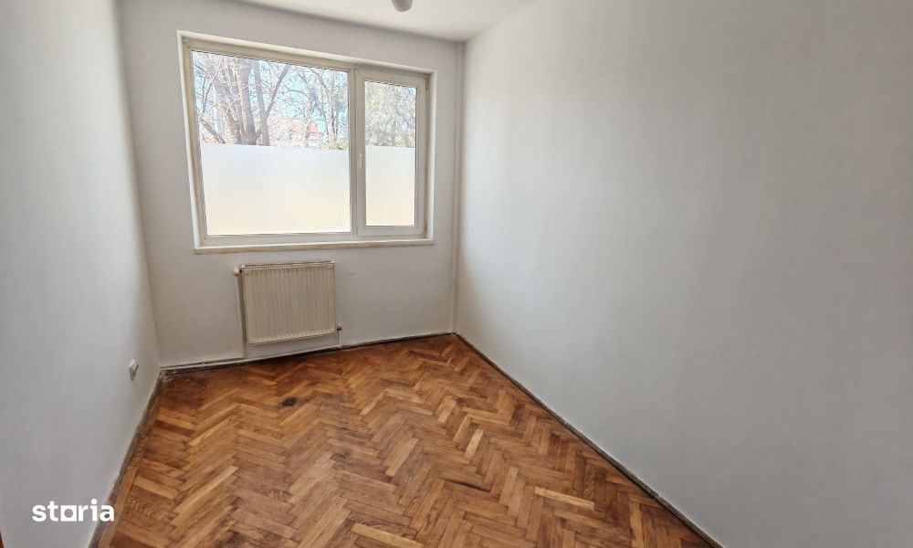 Apartament luminos pentru cabinet sau locuit