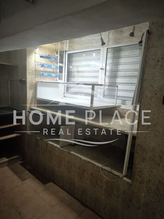 Помещение със статут на заведение за бързо хранене в центъра на гр. В