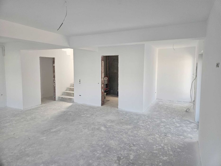 Persoana fizica vand casa