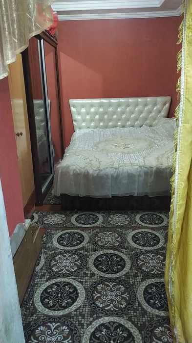 Uy sotiladi. Yakkasaroy