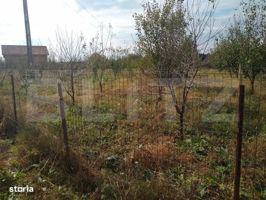 Teren intravilan de vanzare, 1400 mp, zona Bercu Rosu