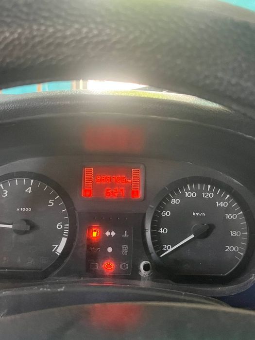 Lada largus reno matur