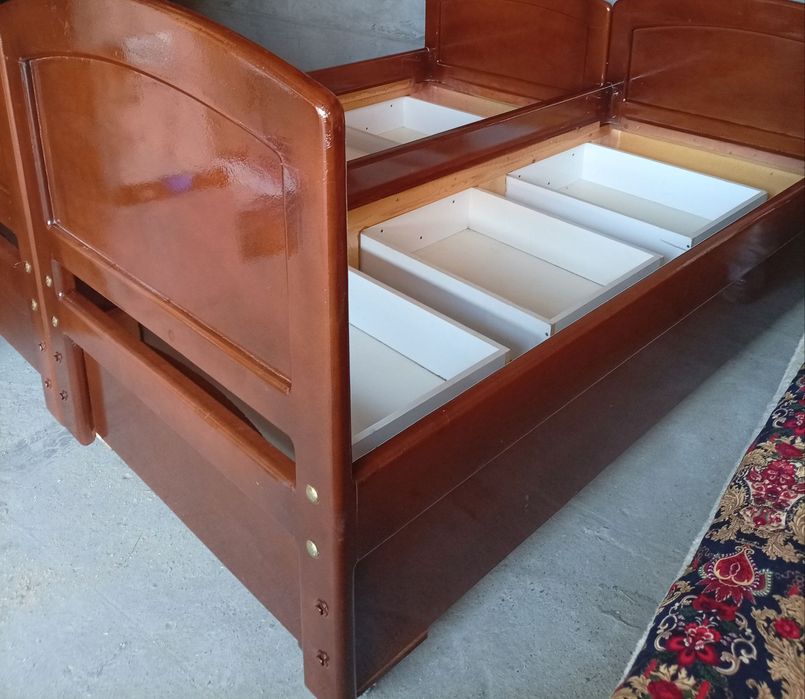 Kalavat 1 ta bor  3 ta tortmali razmeri eni 1 met boyi 2.20