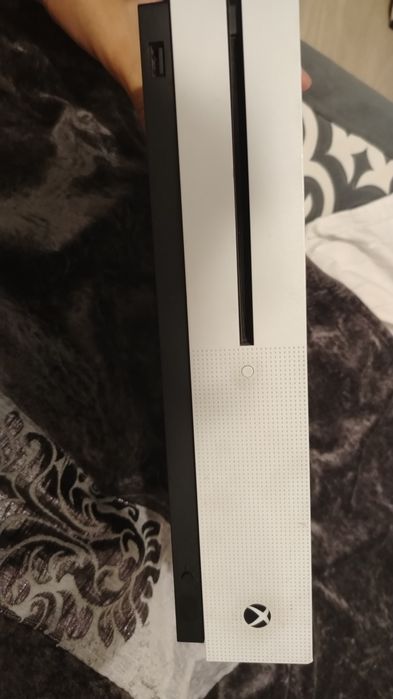 Xbox one s с двумя джостиком
