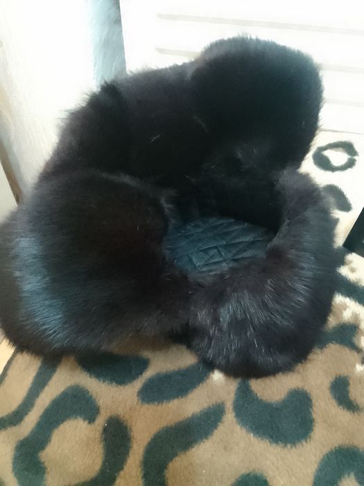 Размер 58, цена 8000 тенге.