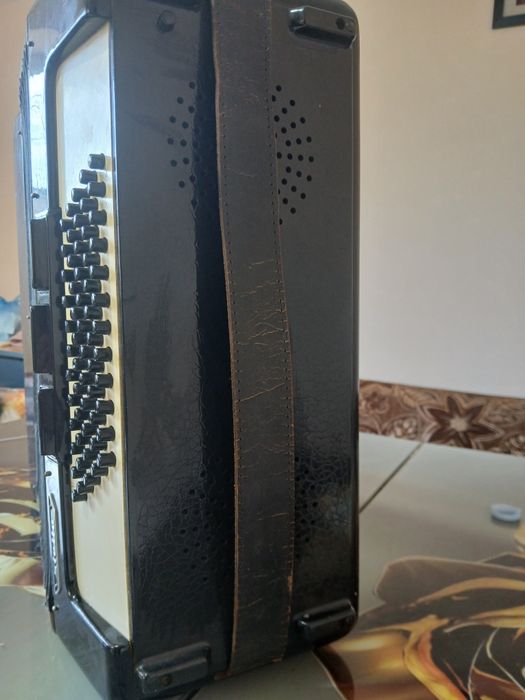 Продавам Акордеон  Weltmaister Стела 60 баса