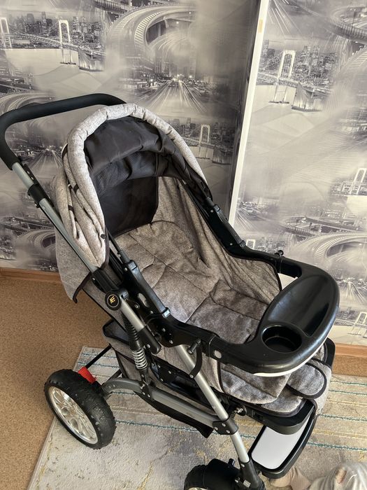 Коляска прогулочная