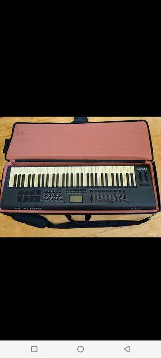 Midi klavishlar sotiladi