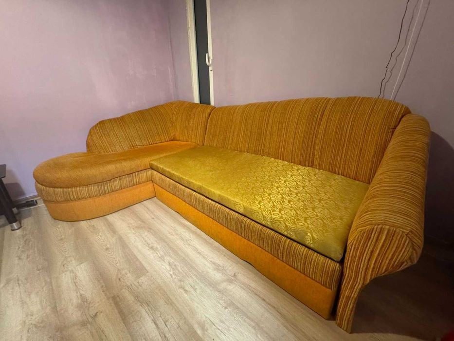 Диван - Виденов -(  в добро състояние )