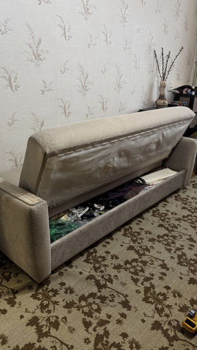 Раскладной Диван в отличном состояние!