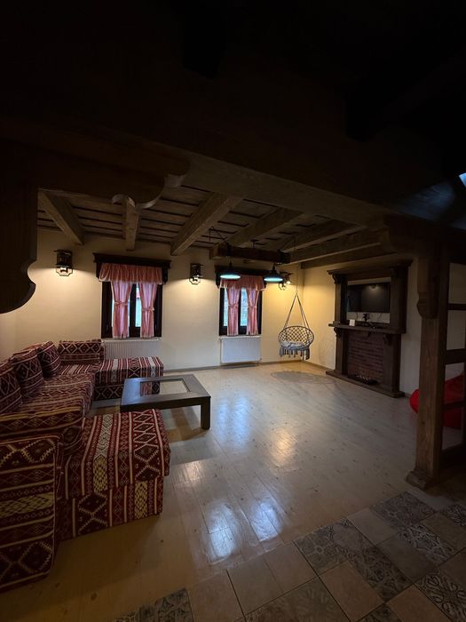 Cabana de inchiriat la poalele muntilor Piatra Craiului