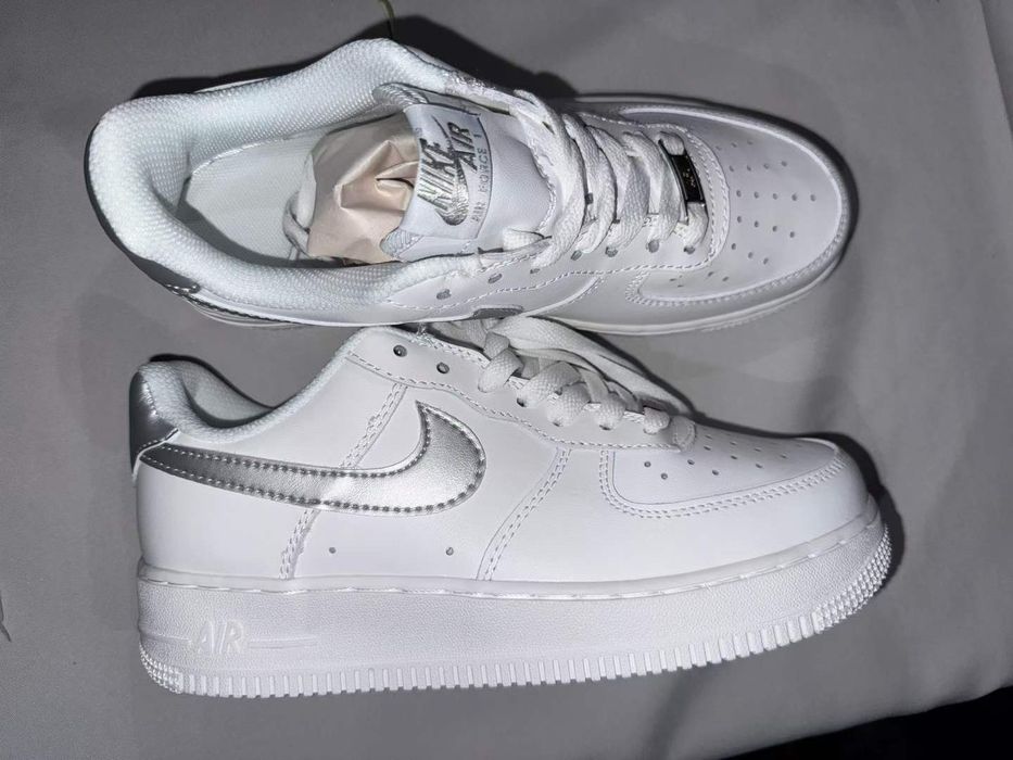 Тесіктердегі жасырын камера секс