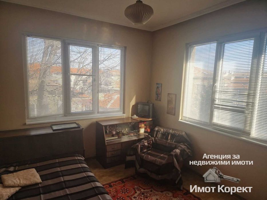 Имот Корект продава Етаж от къща 123м2, кв. Стадиона