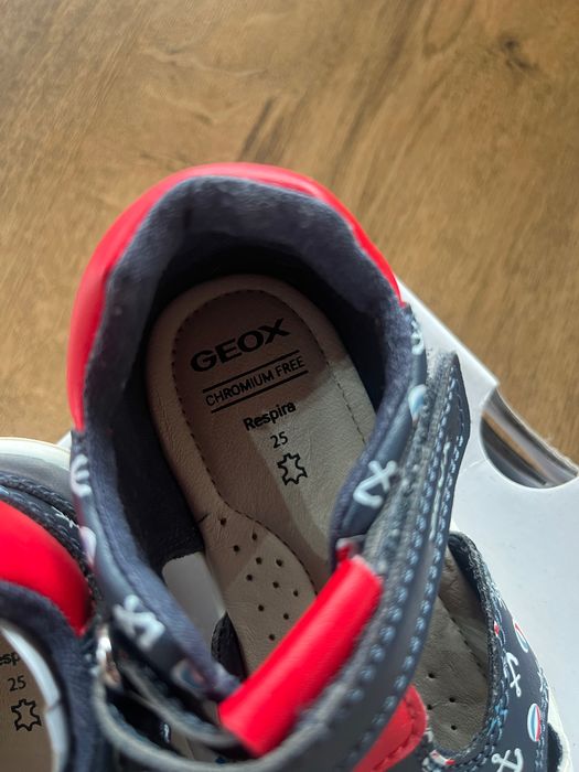 Geox сандали естествена кожа 25номер