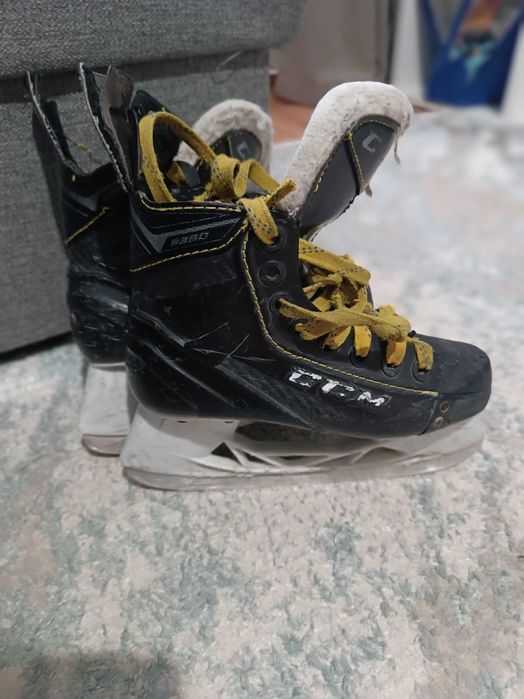 Продам коньки CCM